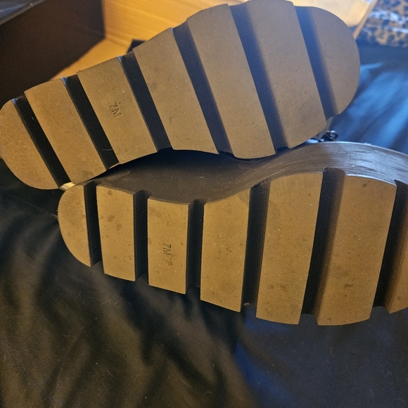 Demonia Traitor Boot - Picture 2 of 3